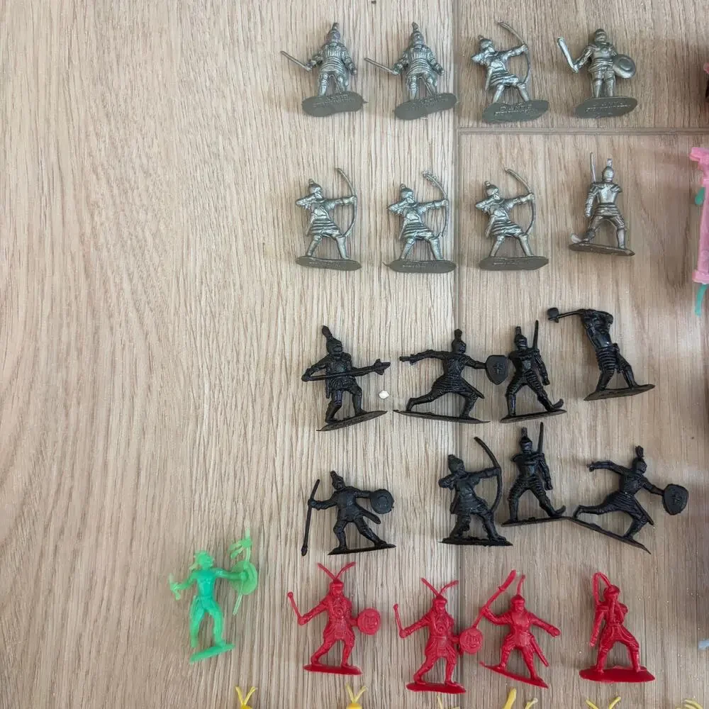 Vintage Giants Roman Chariot Two-Horse Plastic Playset 10 Complete, 40 Extras